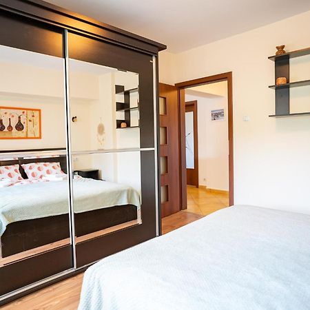 Metropolitan Wildscape View Apartment Brasov Luaran gambar