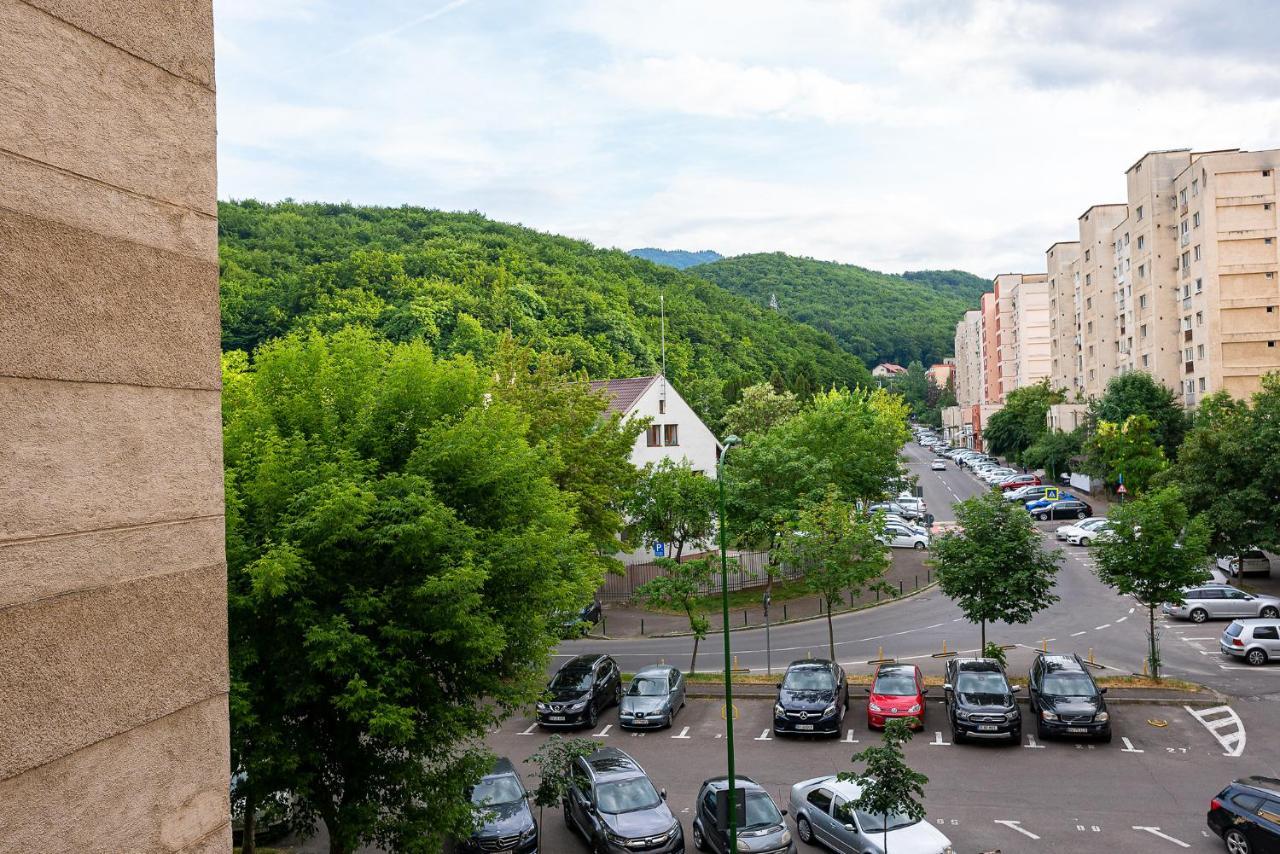Metropolitan Wildscape View Apartment Brasov Luaran gambar