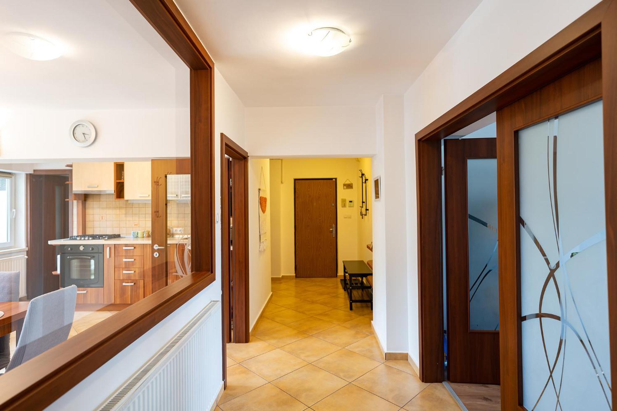 Metropolitan Wildscape View Apartment Brasov Luaran gambar
