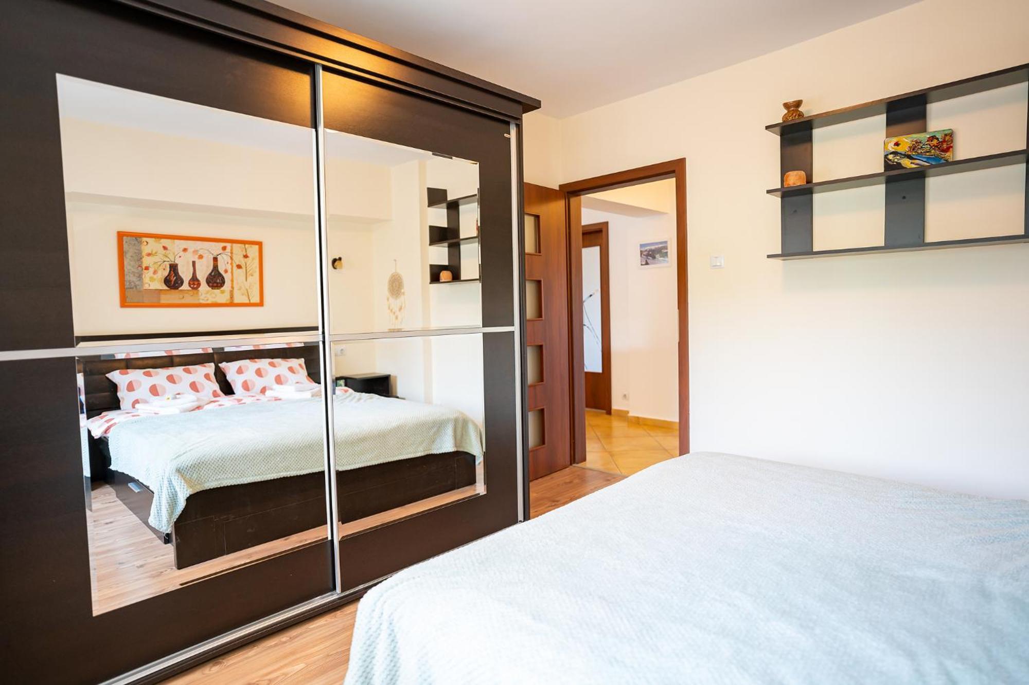 Metropolitan Wildscape View Apartment Brasov Luaran gambar